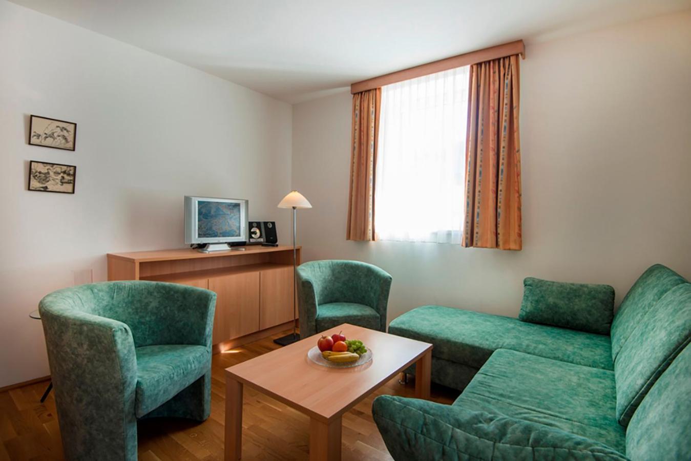 Panorama Spa Lodges Das.Schiller باد جاستاين المظهر الخارجي الصورة
